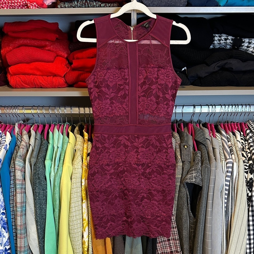 Guess plum sleeveless exposed back zipper lined lace body con mini dress size S